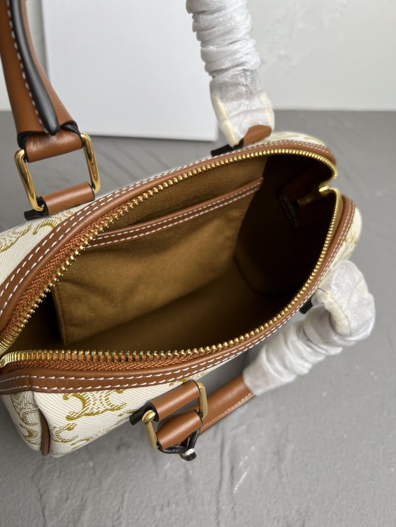 Ce1i*e triomphe bags